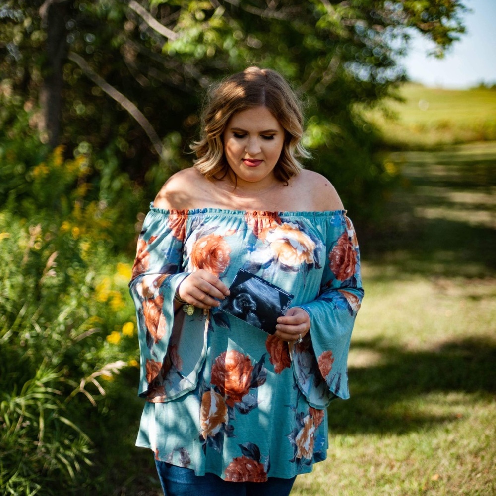 PinkBlush 1x Bell Sleeve Off Shoulder Top